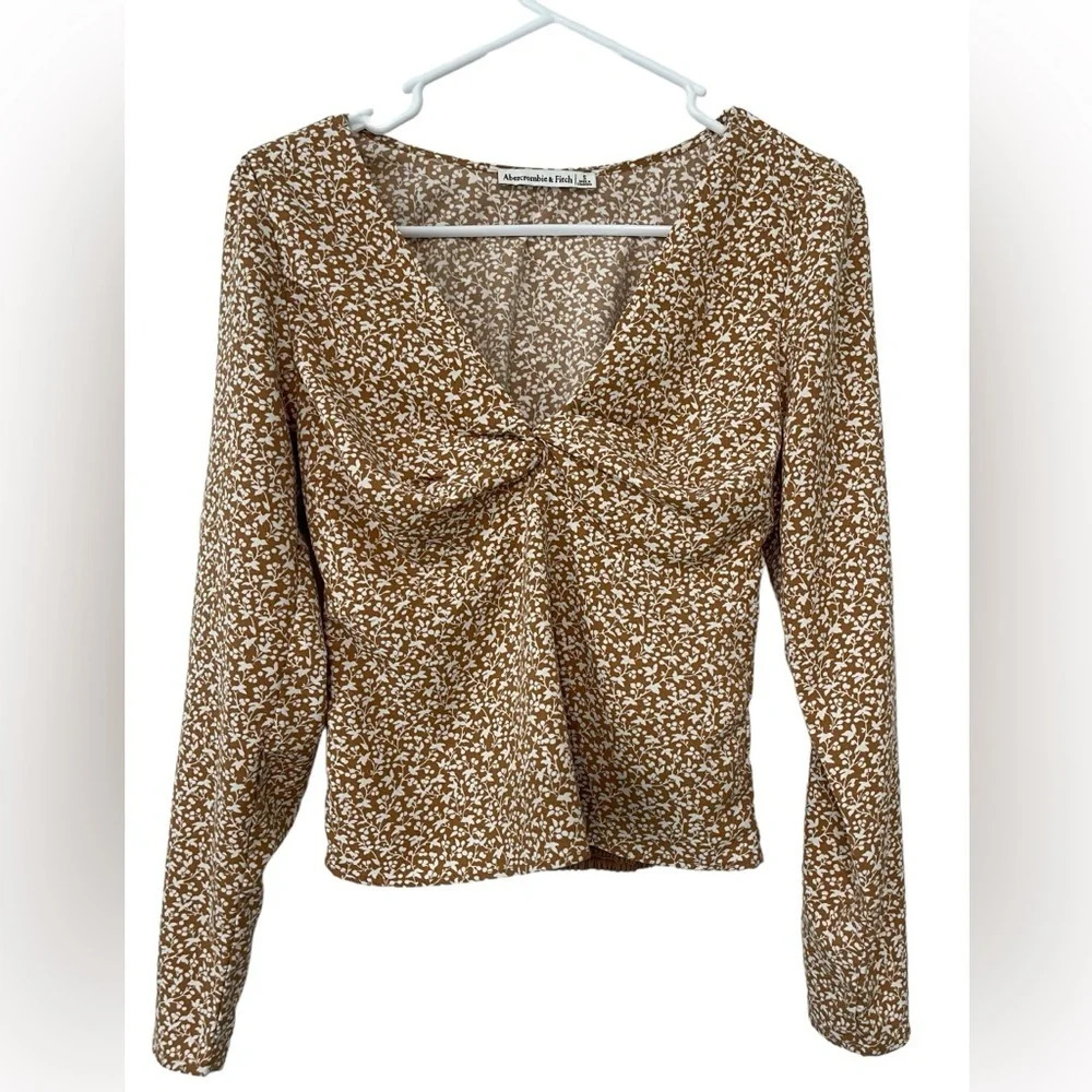Abercrombie & Fitch Long sleeve twist front blouse size small